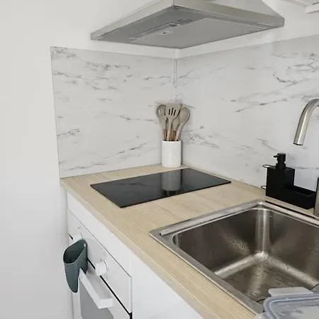 Lägenhet Appart Pointe Du Lac, Avec Balcon *metro*parking* Créteil